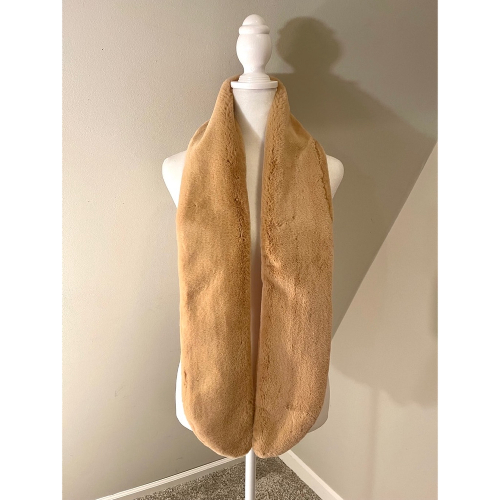 NWOT Madewell Faux fur scarf